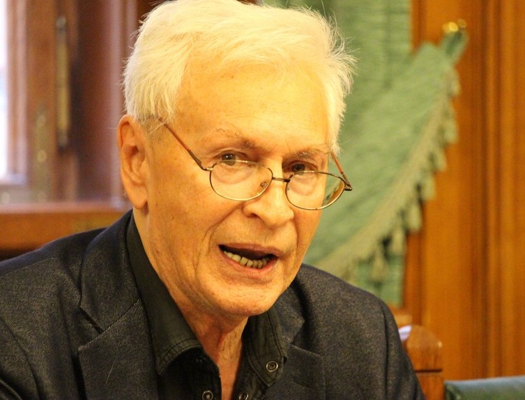 Boráros Imre, a Boráros Színház P.T.képviseletében